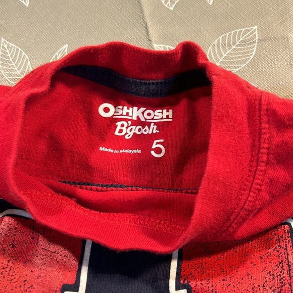 Osh Kosh Kids T-Shirt. - Picture 3 of 7
